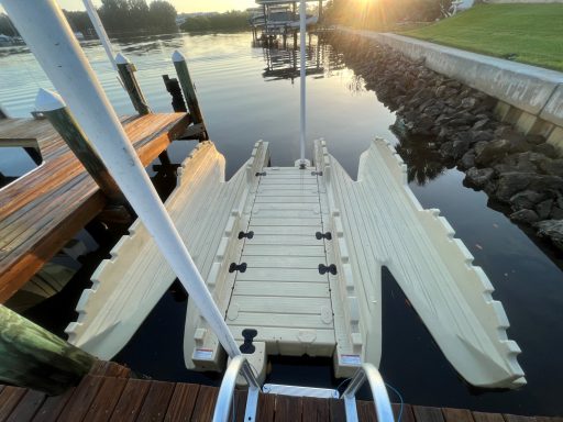 KAYAK LAUNCH